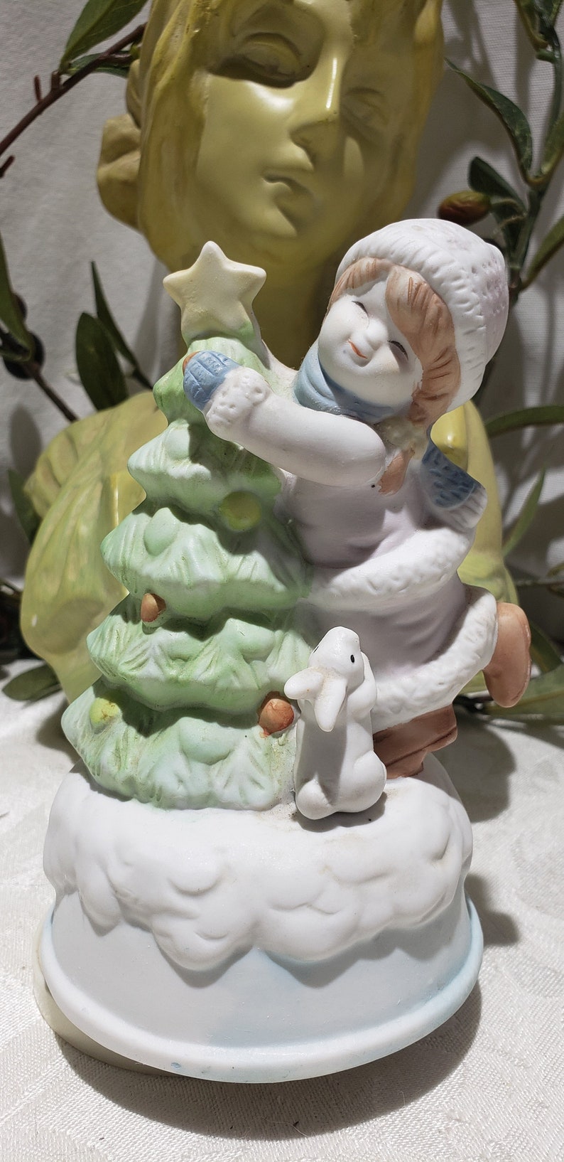 Plays White Christmas Vintage 1970/'s Interpur Girl With Bunny Rabbits Decorating Christmas Tree Ceramic Rotating Music Box Made In Taiwan