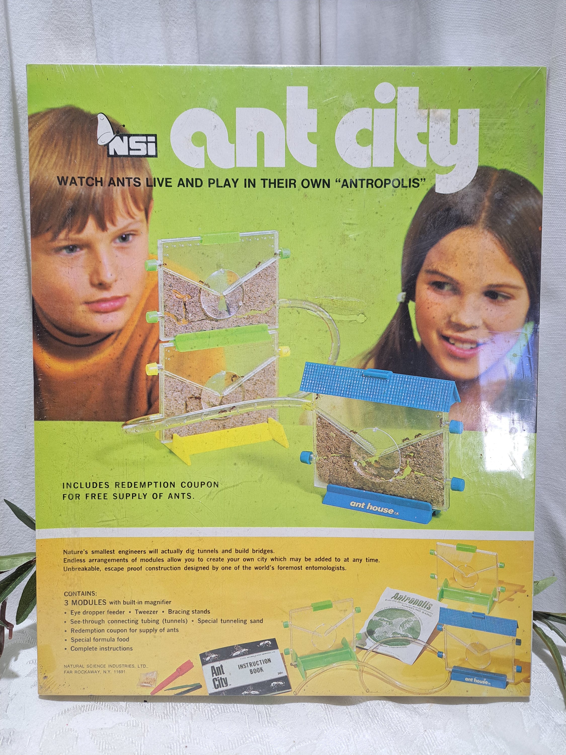 New Sealed Vintage 1972 NSI Ant City Watch Ants Live and Play in