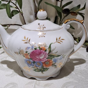 Tilso Musical Tea Pot: Hand-Painted Floral Design with Gold Trim