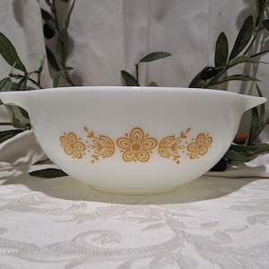 Vintage 1972 - 1981 Butterfly Gold Pattern Pyrex No. 443 2.5qt/2.5l Cinderella Mixing Bowl - Vintage Pyrex Mixing Bowl