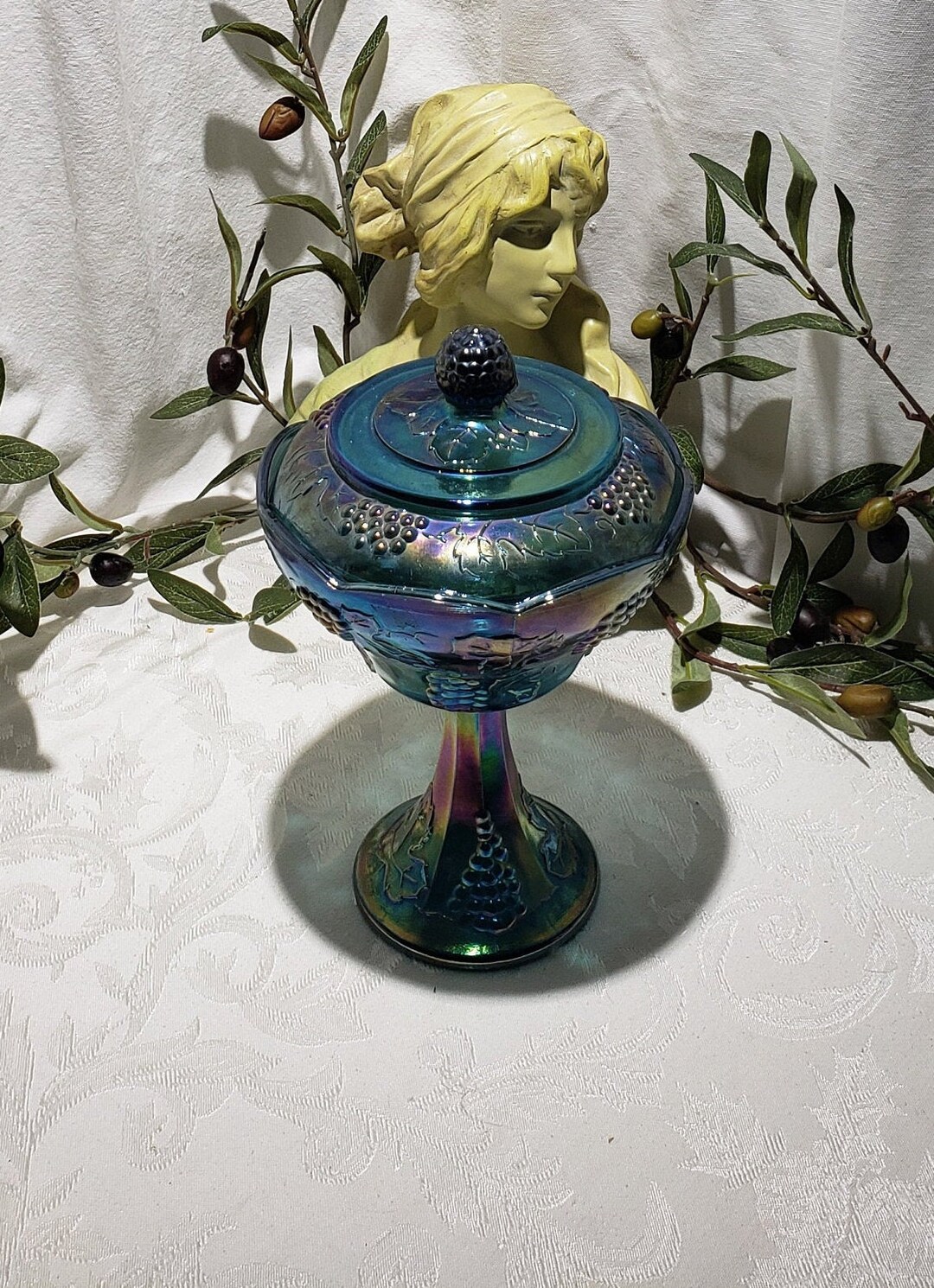 Gorgeous Beautiful Vintage Indiana Glass Harvest Grape Pattern