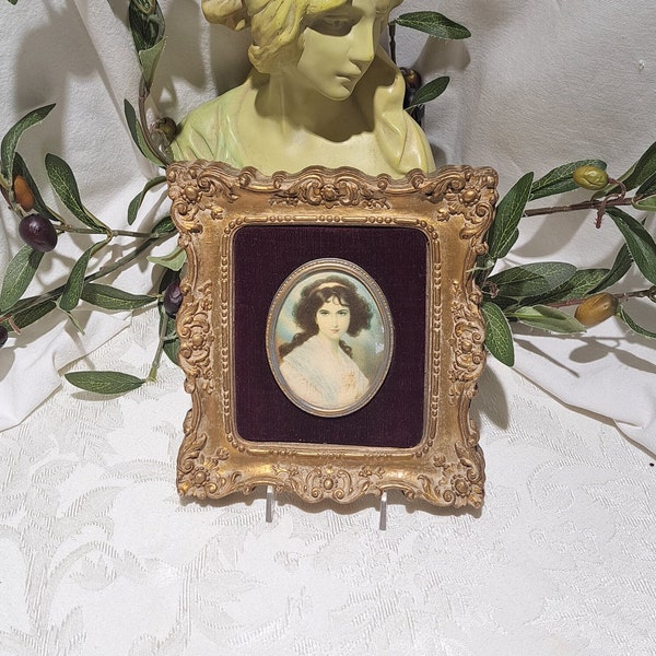 Vintage A Cameo Creation Hubak Lady By Unknown Wall Hanging Cameo Style Framed Portrait - Vintage Wall Décor