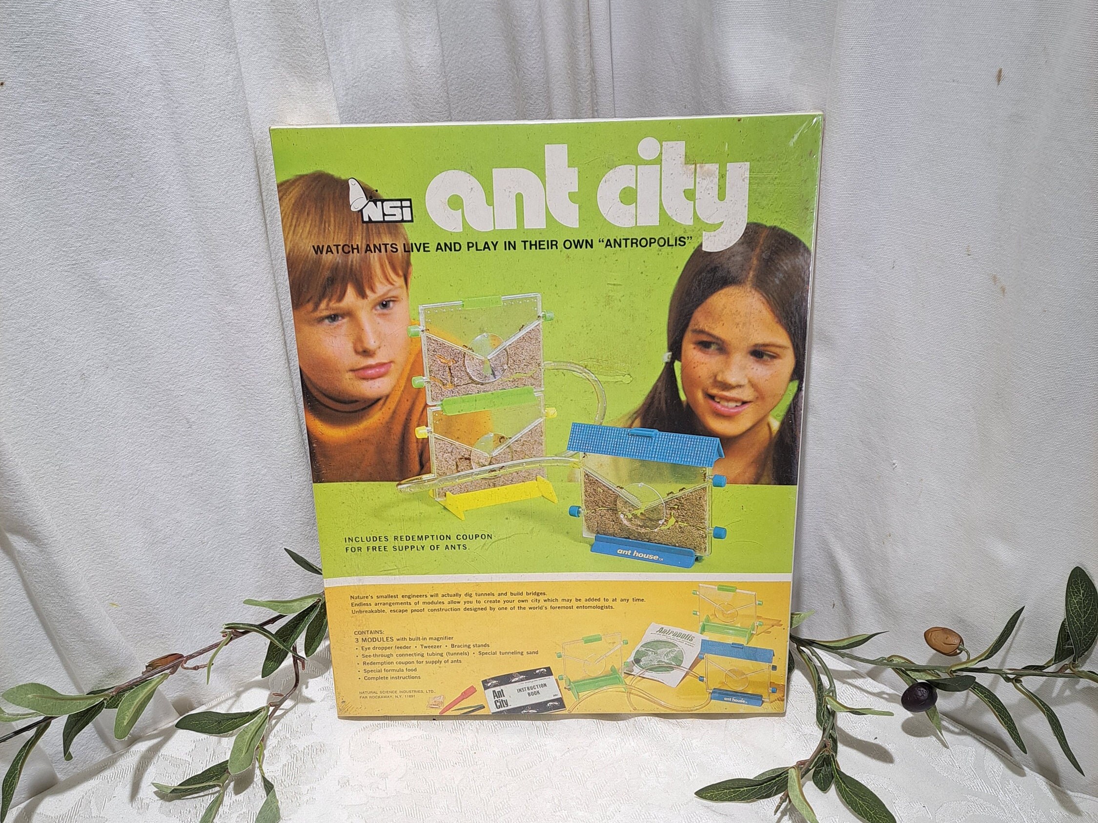 New Sealed Vintage 1972 NSI Ant City Watch Ants Live and Play in