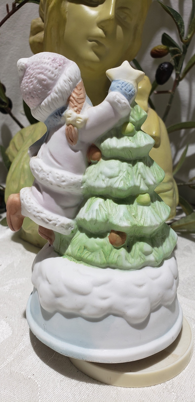 Plays White Christmas Vintage 1970/'s Interpur Girl With Bunny Rabbits Decorating Christmas Tree Ceramic Rotating Music Box Made In Taiwan