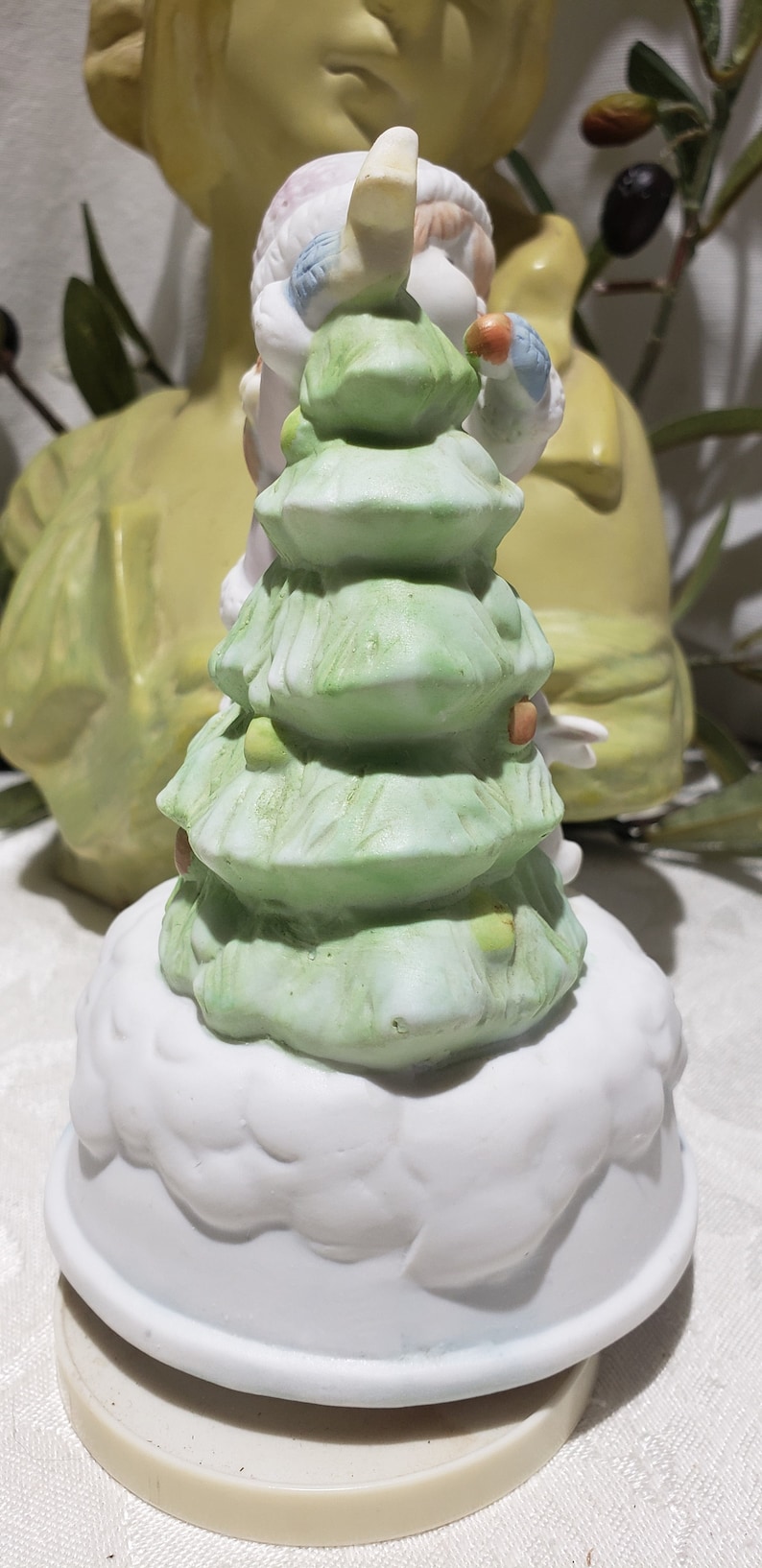 Plays White Christmas Vintage 1970/'s Interpur Girl With Bunny Rabbits Decorating Christmas Tree Ceramic Rotating Music Box Made In Taiwan
