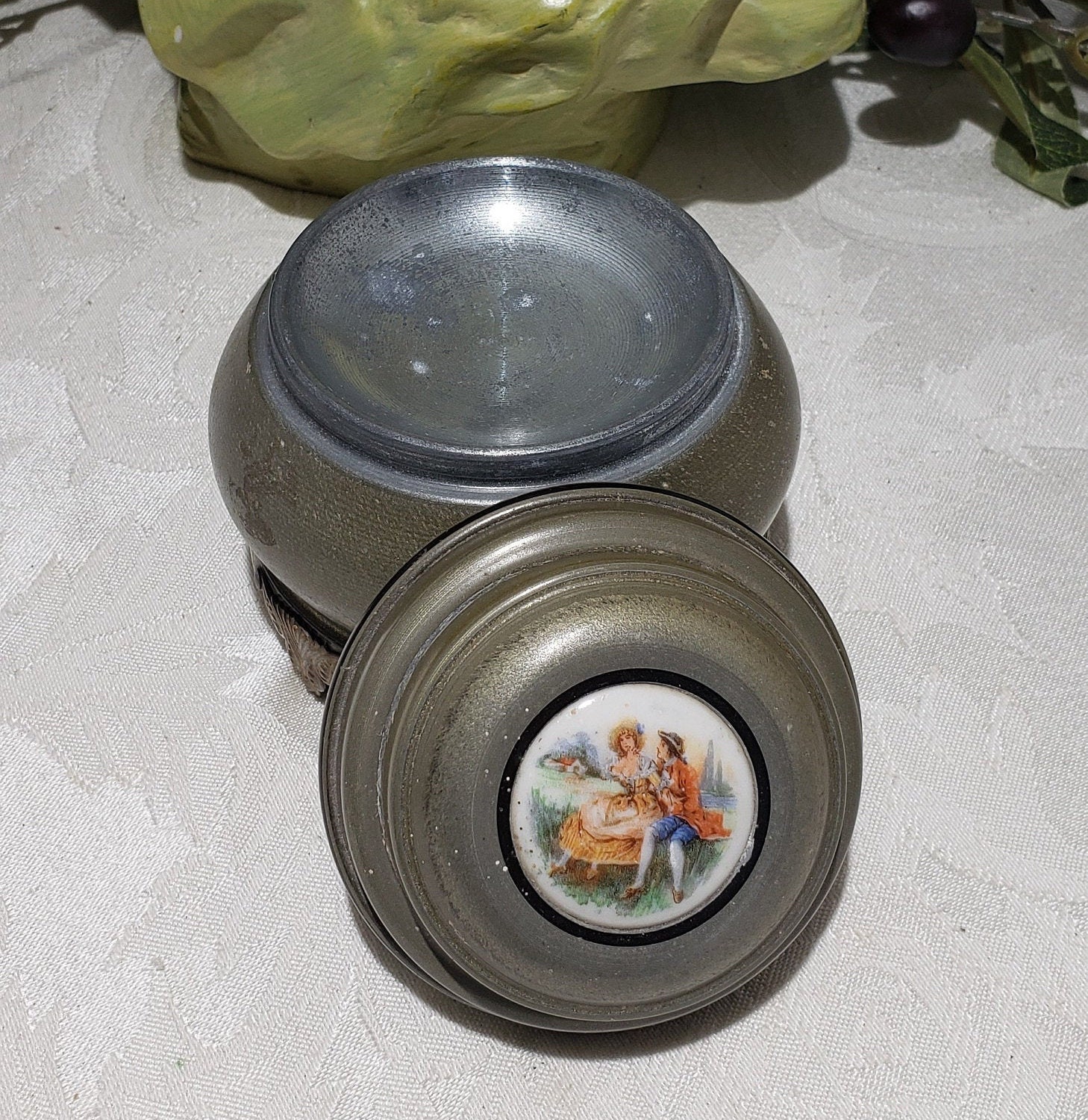 Vintage Footed Aluminum Powder Puff Music Box With Mirror Lid Etsy