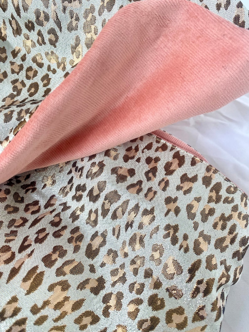Différents turbans réversibles léopard, rose poudré image 3