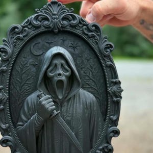 3D Printed GhostFace Wall Art | Gothic Horror Frame | Movie Room Decor | Spooky Halloween Cameo Portrait Plaque