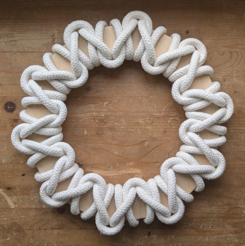 Nautical Rope Ringbolt Hitching Knot, Wooden Boat Fender, Decorative ...