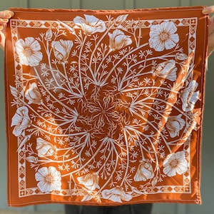 CALIFORNIA POPPY 21x21" bandana - sciarpa floreale di fiori selvatici / motivo botanico / accessorio per capelli / fazzoletto da collo / fiore di stato / arancio ruggine