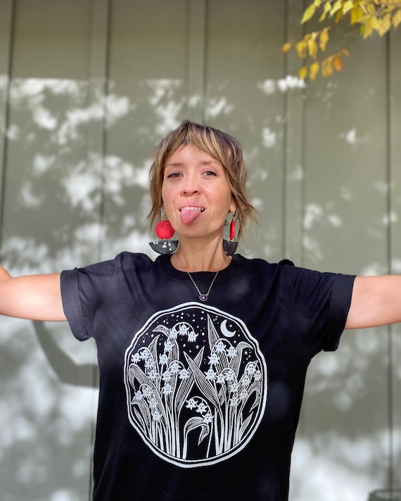 BOO-LY of the VALLEY Tシャツ - かわいい不気味な幽霊 / 植物の花の 