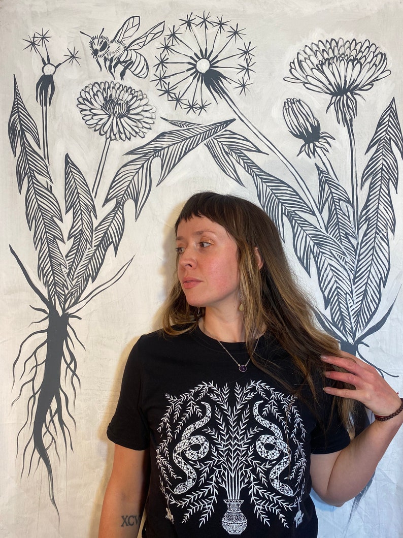 ORM & MUS t-shirt - botanisk illustration / originalkonst / minimalistisk växt unisex kortärmad grafisk t-shirt bild 6