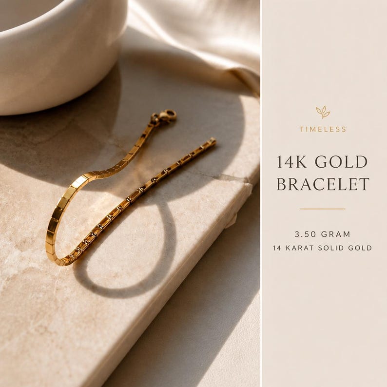 Pu&ograve; includere: Un bracciale in oro 14 carati con un design a catena a maglie quadrate. Il testo sull'immagine recita: TIMELESS 14K GOLD BRACELET 3.50 GRAM 14 KARAT SOLID GOLD. Il bracciale &egrave; in oro giallo e presenta una piccola chiusura a un'estremit&agrave;.