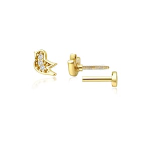 Orecchino a forma di uccello con diamanti per trago e cartilagine, piercing a forma di uccello con diamanti minimal in oro 14k, orecchino labret piatto da 16g con parte anteriore avanzata, piercing all'elica