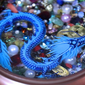 layer painting blue Dragon, 3D Resin painting Traditional Dragon in Bowl, 3D Dragon art, dragon gifts, Dragon Art Decoration