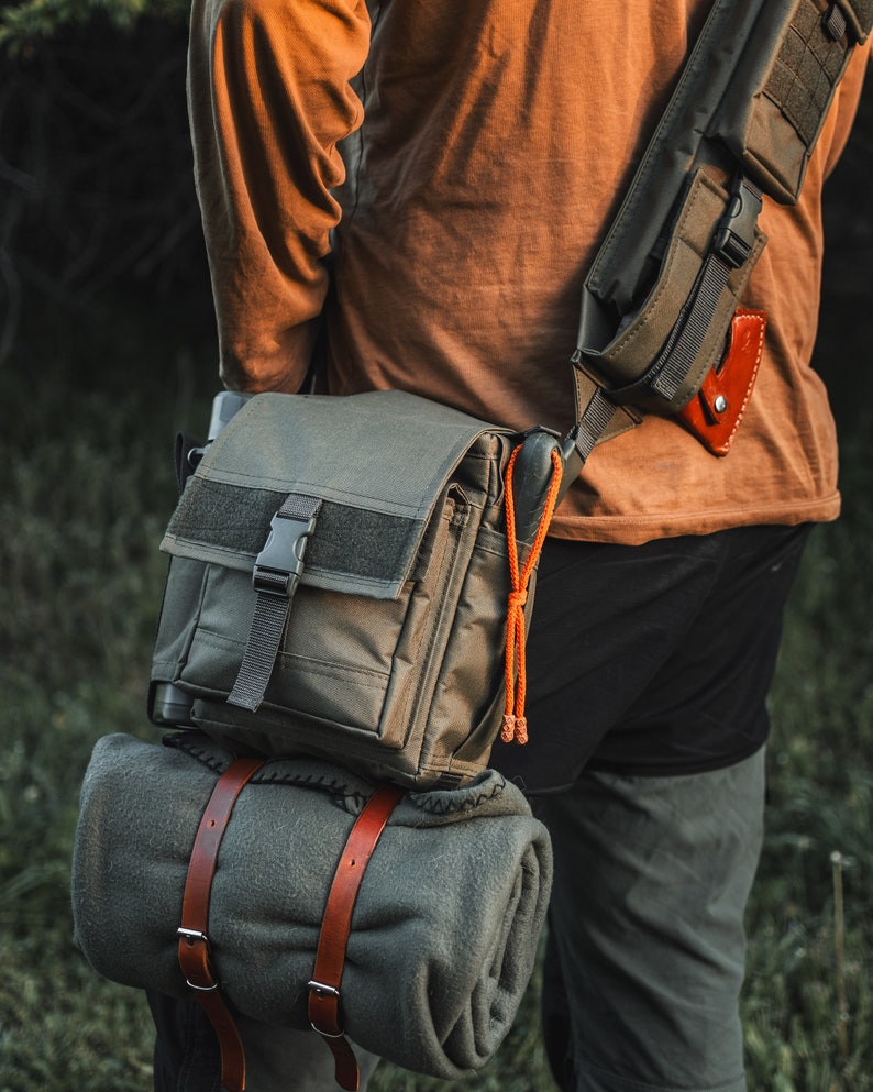 The Woodsman Sling N1 Shoulder Bag and Back Axe and Saw Case image 8