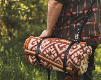 Rouleau de couverture en cuir Bushcraft avec bandoulière réglable