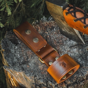 Leather Axe Holder Belt Loop – Detachable Bushcraft Hatchet Holster
