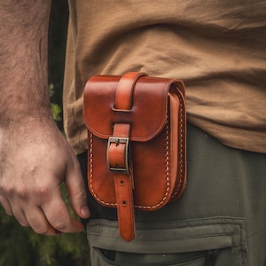 Vertikale Bushcraft Gürteltasche aus Leder