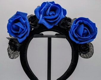 Corona gótica de rosa azul: diadema de flores de terciopelo negro