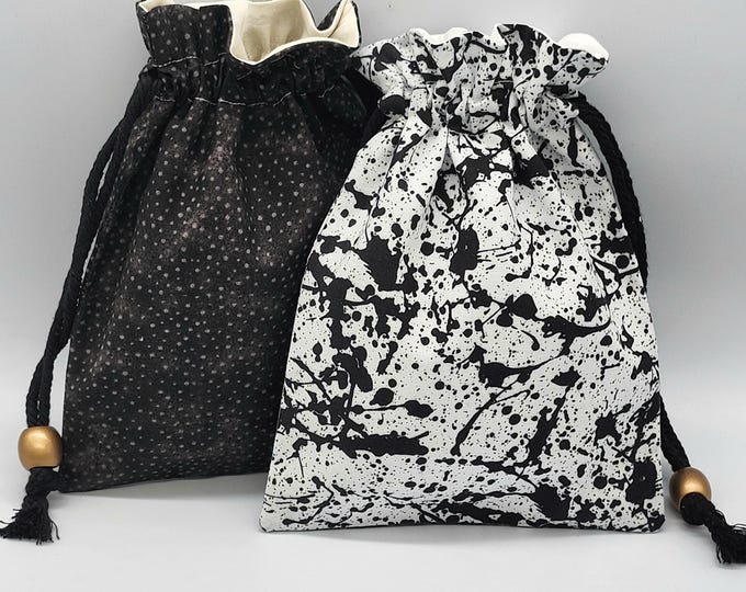 Black & White Drawstring Fabric Gift Bag