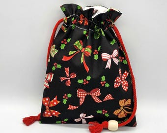 Christmas Fabric Gift Bag: Drawstring pouch