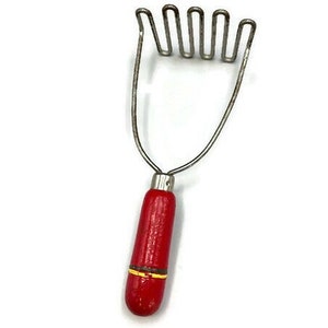 Vintage Potato Masher * Red Handle Kichen Hand Tool