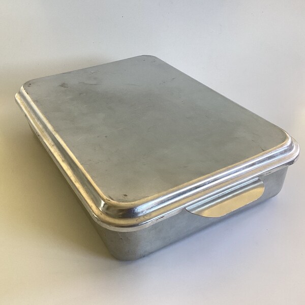 Vintage Cake Pan with Lid * Mirro Aluminum Rectangular Bakeware