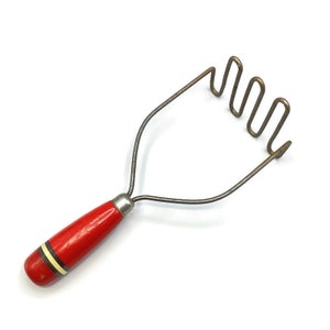 Vintage Potato Masher * Red Handle Kichen Hand Tool