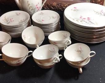 Beautiful 4 pieces set Royal Duchess Mountain Bell Fine China dinner set for 11 people ,Bavaria-Germany, Total 44 pieces