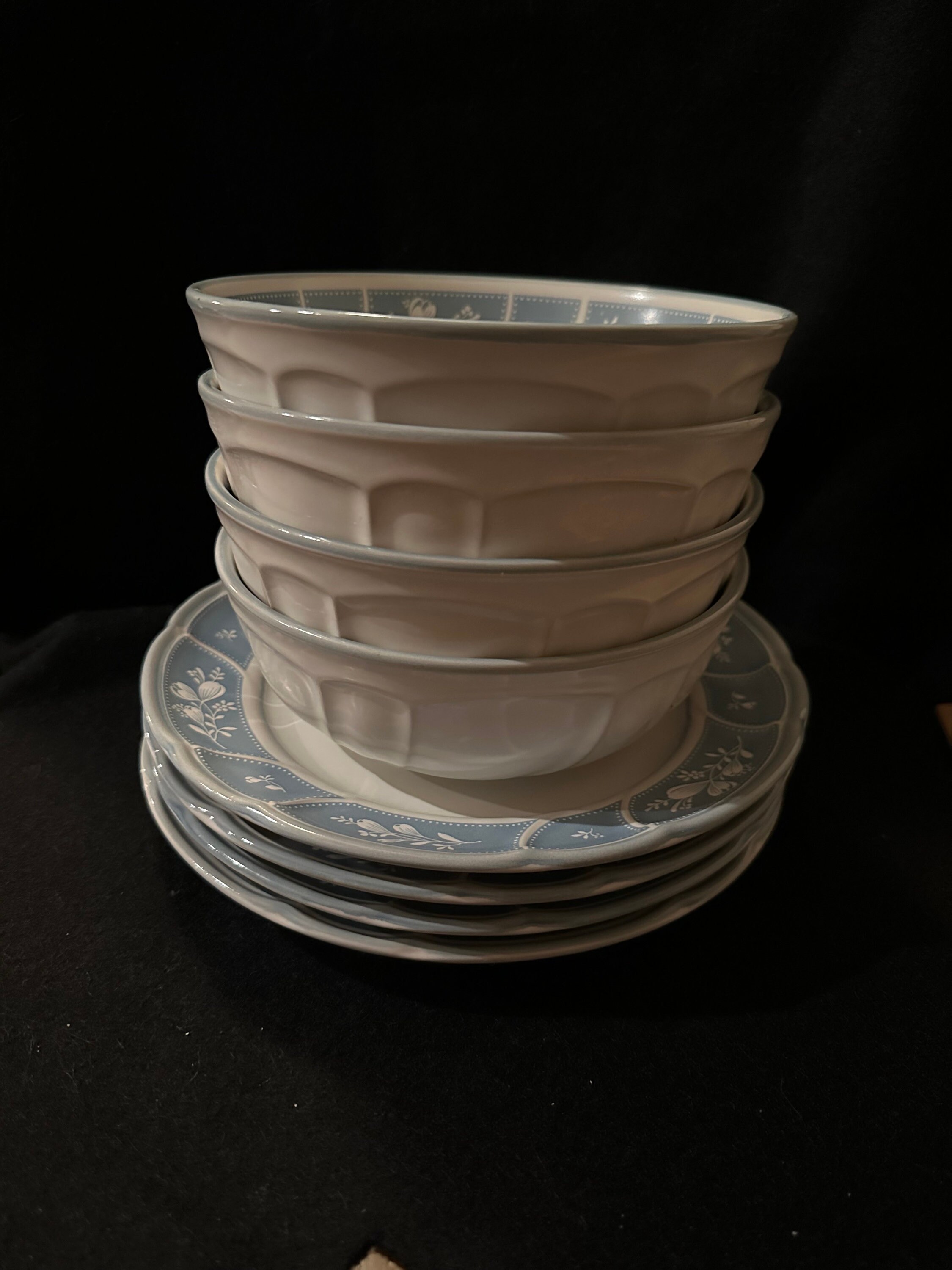Four Sets Gorgeous NORITAKE Victory Blue 4 Piece Place