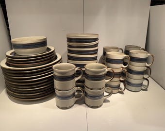 上品なブランド 1 Vintage Stripes Blue Gray, Plate, Dinner Horizon Otagiri 皿・プレート