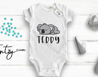 Koala Bär Baby wachsen, Bio-Baby Anzug, personalisierte Babypartygeschenk / - Tintzy ™ / Koala Baby-Geschenke, Koala-Geschenke, australisch, Aussie