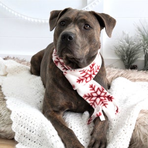 Snowflake Dog Scarf, Red Dog Scarf, Dog Scarf Red and White, Fleece Dog Scarf, Scarfs for Dogs, Dog Scarf Winter, Pet Gift for Dog Owners