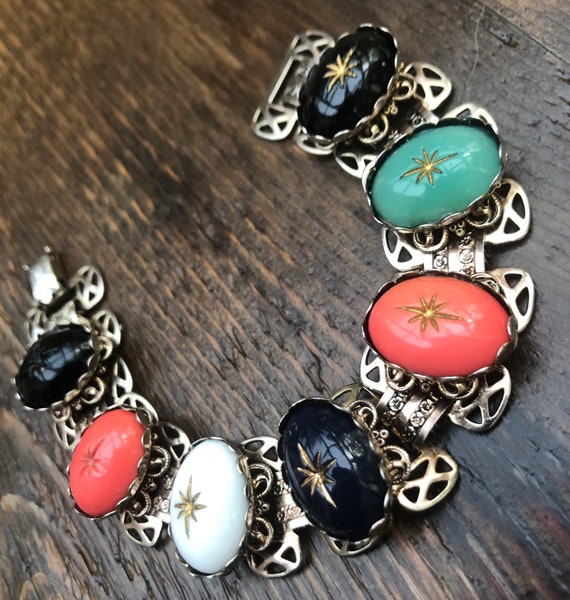 1960s beautiful unsigned book-chain bracelet