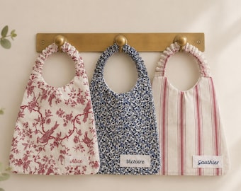 Babero personalizado para bebé con cuello elástico y nombre • De 4 meses a 2,5 años • Varios tejidos para elegir