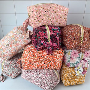 Gepersonaliseerde toilettas • Grote geborduurde make-up tas