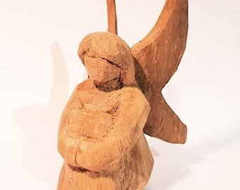 Figurina di angelo in legno