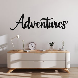 Avventure Parola di metallo, Segno di avventure in metallo, Arredamento da viaggio, Migliori regali per i viaggiatori, Regali di viaggio unici, Citazioni ispiratrici