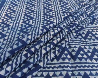 Tessuto di cotone blu indaco stampato a blocchi, tagliato su misura, ideale per la confezione di abiti/tende/cucito da donna.