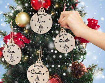 Wooden Christmas ball personalized with the first name of your choice