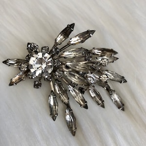 Vintage star burst rhinestones brooch