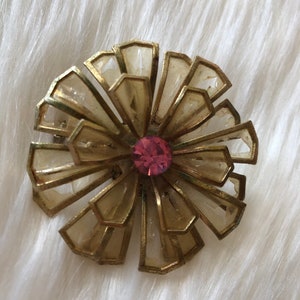 Vintage flower brooch with pink stone