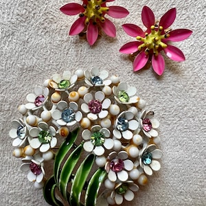 Vintage flower brooch and earring set