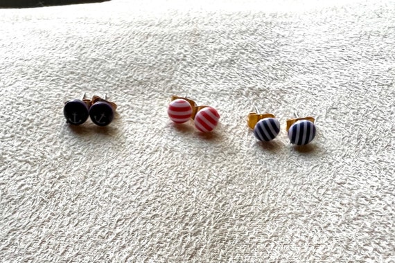 Set of 3 pairs of vintage stud earrings - image 3
