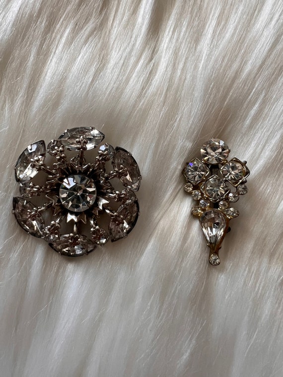 Set of two vintage rhinestone brooches