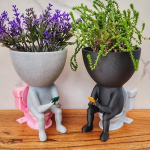 排水機能付きバスルームプランター、電話中の人、オプションのトイレドリップトレイ付き