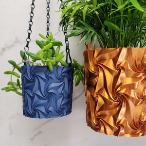 Hanging Planter Pot with drainage and Drip tray "Swirl Pot", Comes with Adjustable Hanging Chain and Hook, Indoor and Outdoor Use