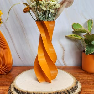 Burnt Orange Star Vase: 3D Printed Eco-Friendly Home Decor