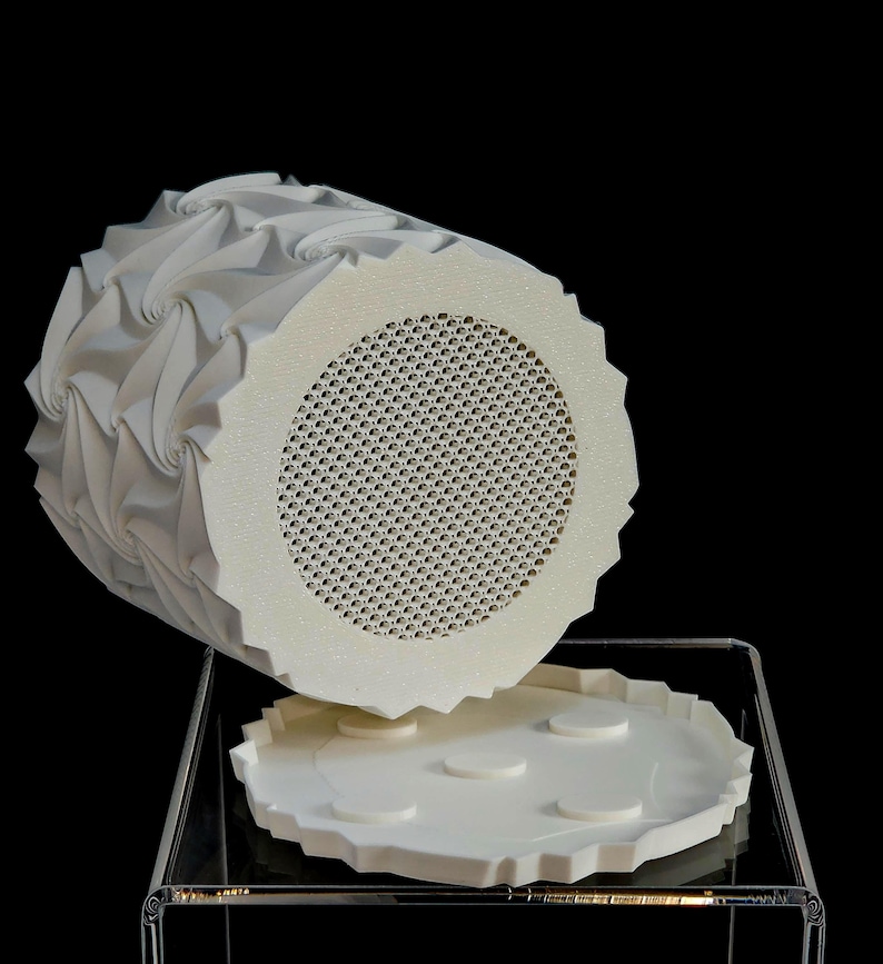 Indoor Planter Pot with drainage "Swirl Pot" image 2